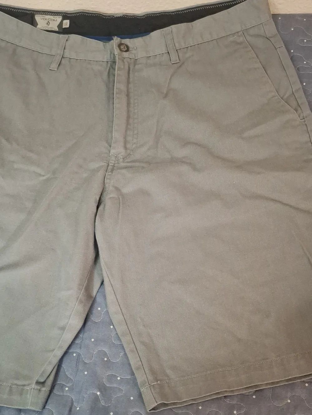 Volcom Men's Chino Shorts in Gray size 36